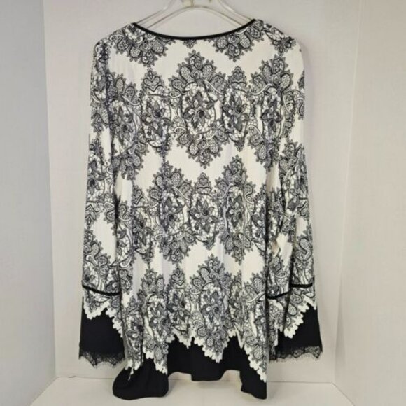 Chico's White Black Floral Printed Blouse Women Long Bell Sleeve Top Size 3 - Picture 3 of 11